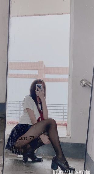 花朵与蛇